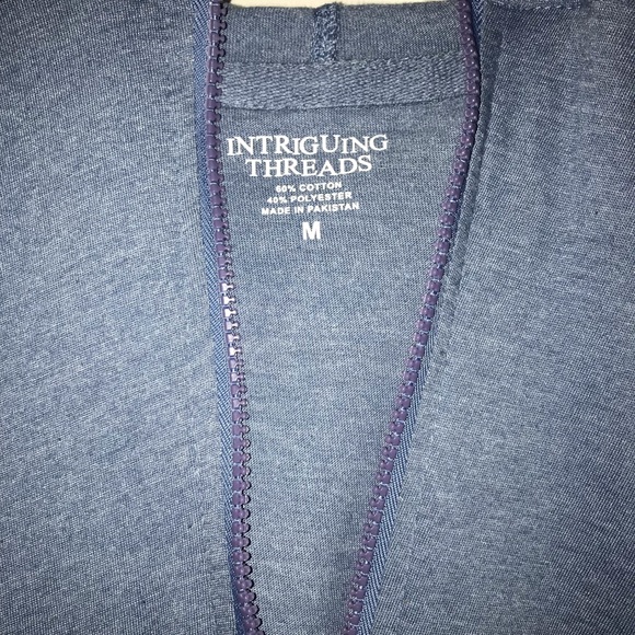 EUC Intriguing Threads Hoodie Size M. - Picture 3 of 3